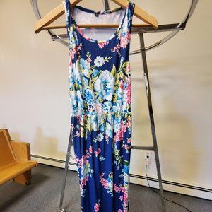 Center LInk maxi dress new without tag.